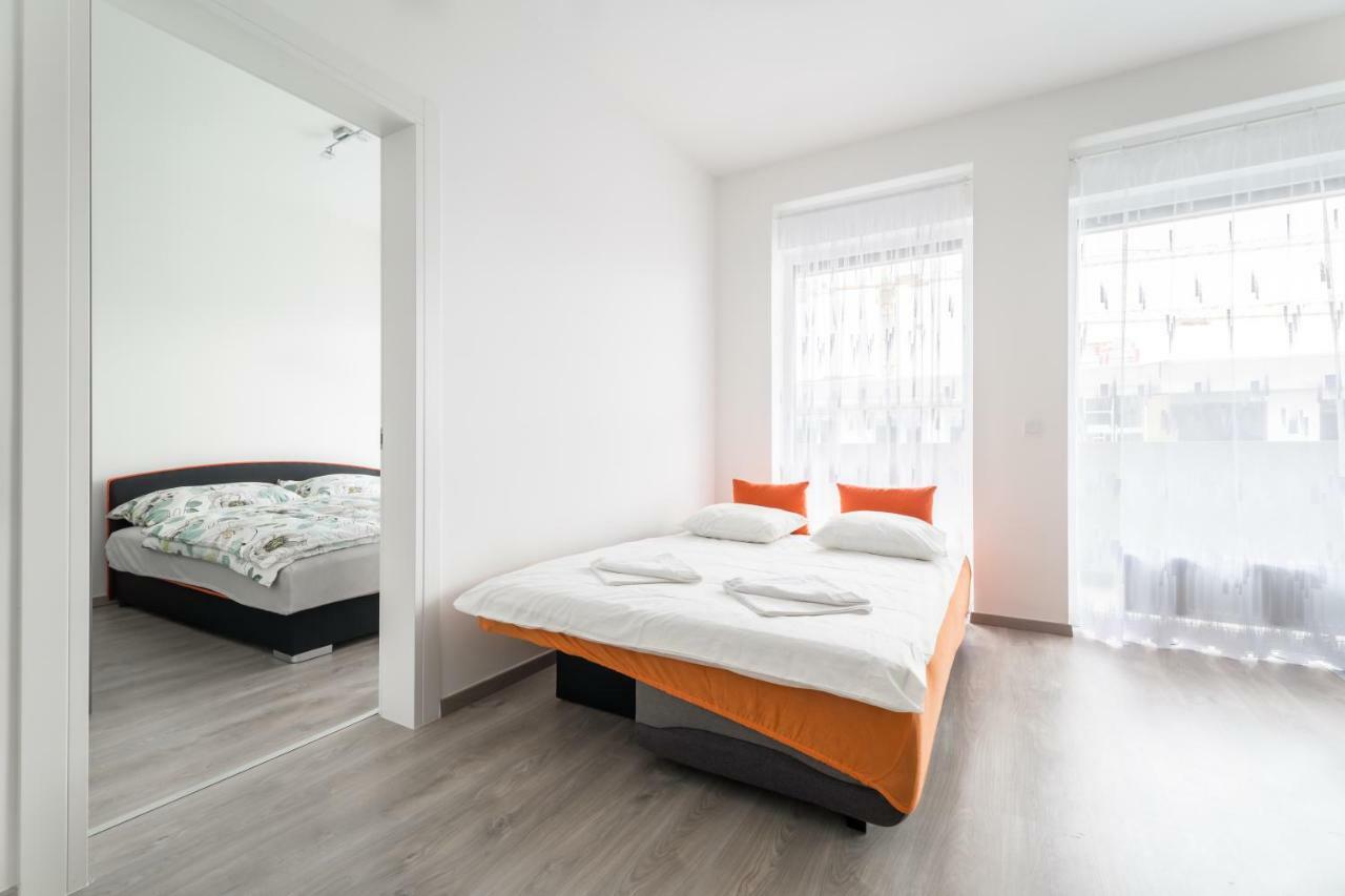 Apartman Bpr Chic White With Terrace & A/c & Garage