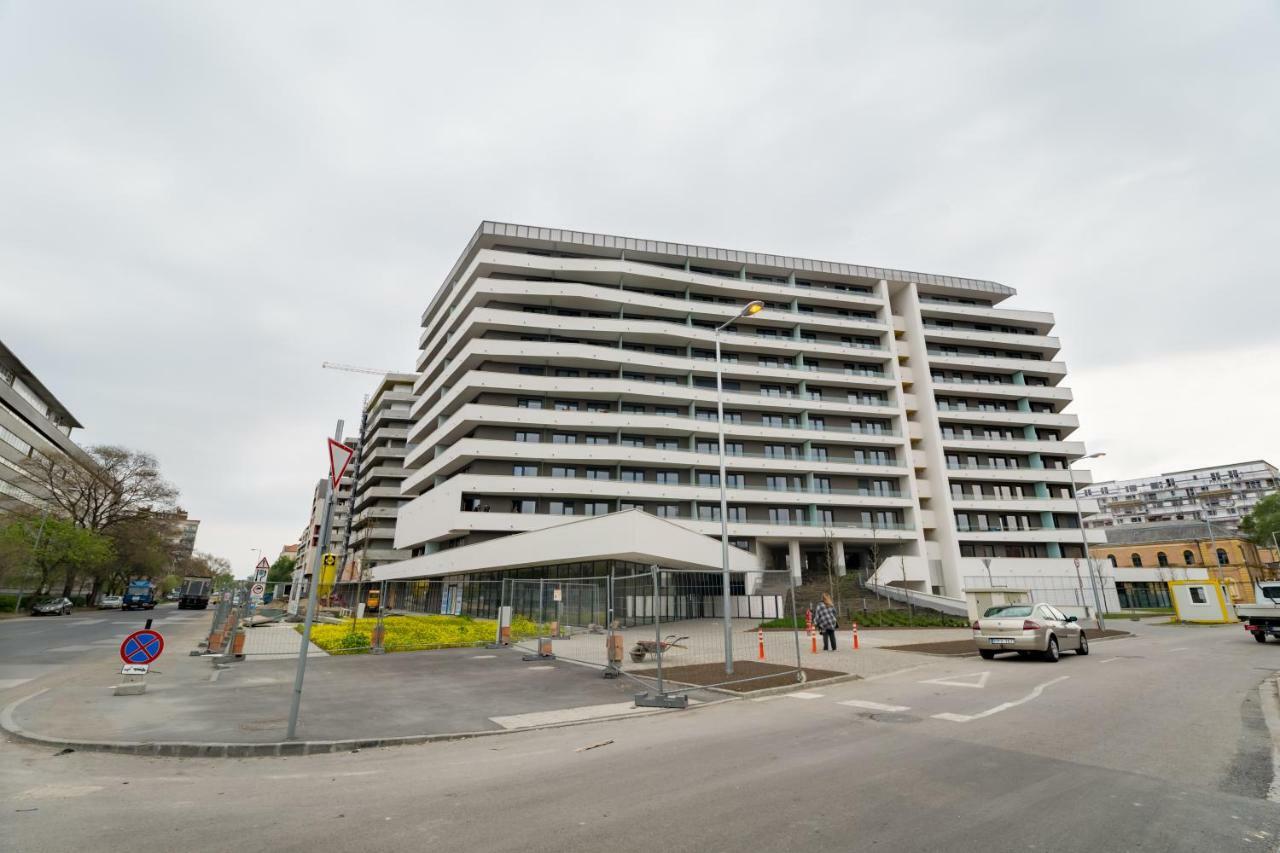 Apartman Bpr Chic White With Terrace & A/c & Garage